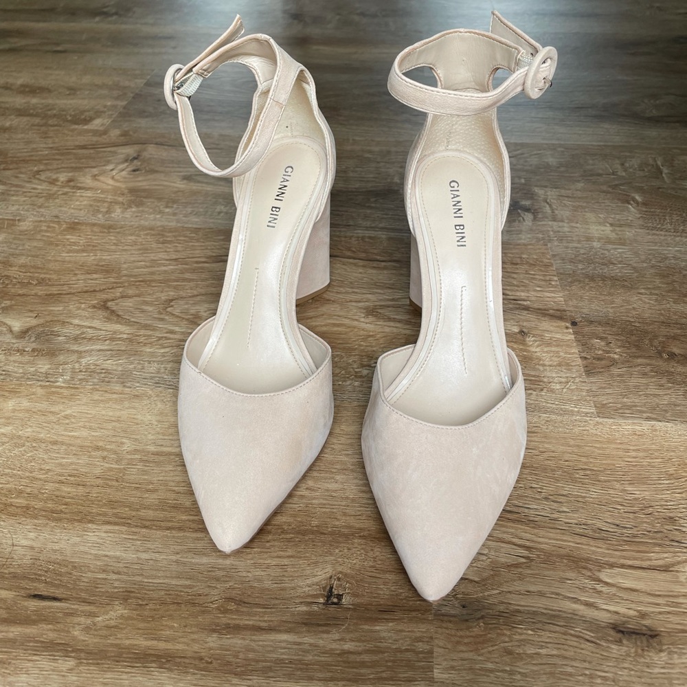 Nude Gianni Bini Heels